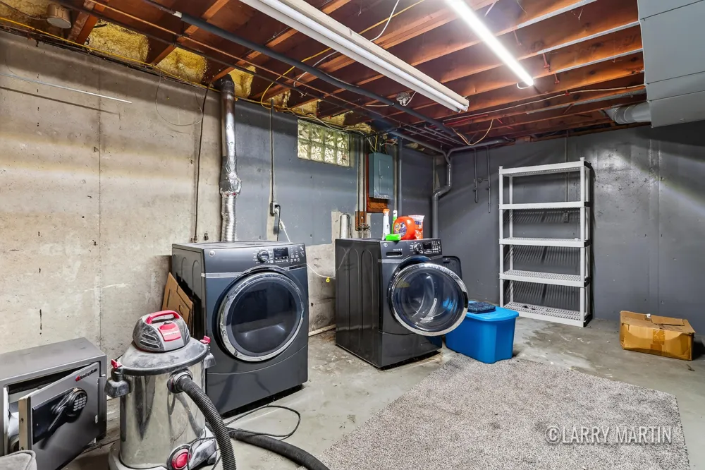 7381 Sunset Avenue Jenison, MI 49428