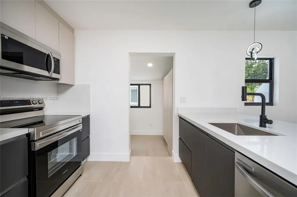 2228 SW 2nd St Miami, FL 33135