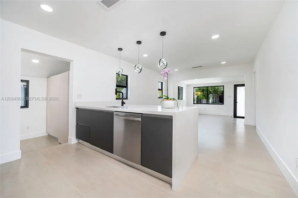 2228 SW 2nd St Miami, FL 33135