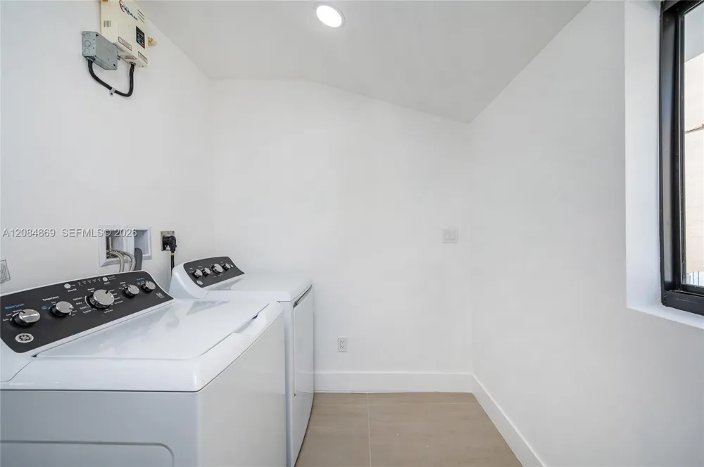 2228 SW 2nd St Miami, FL 33135