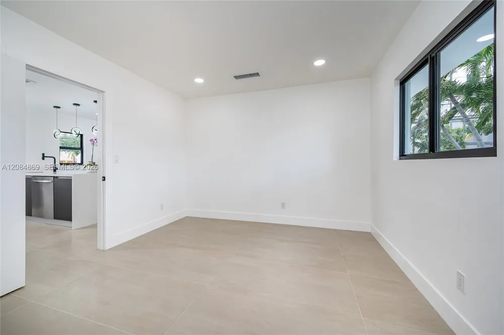 2228 SW 2nd St Miami, FL 33135