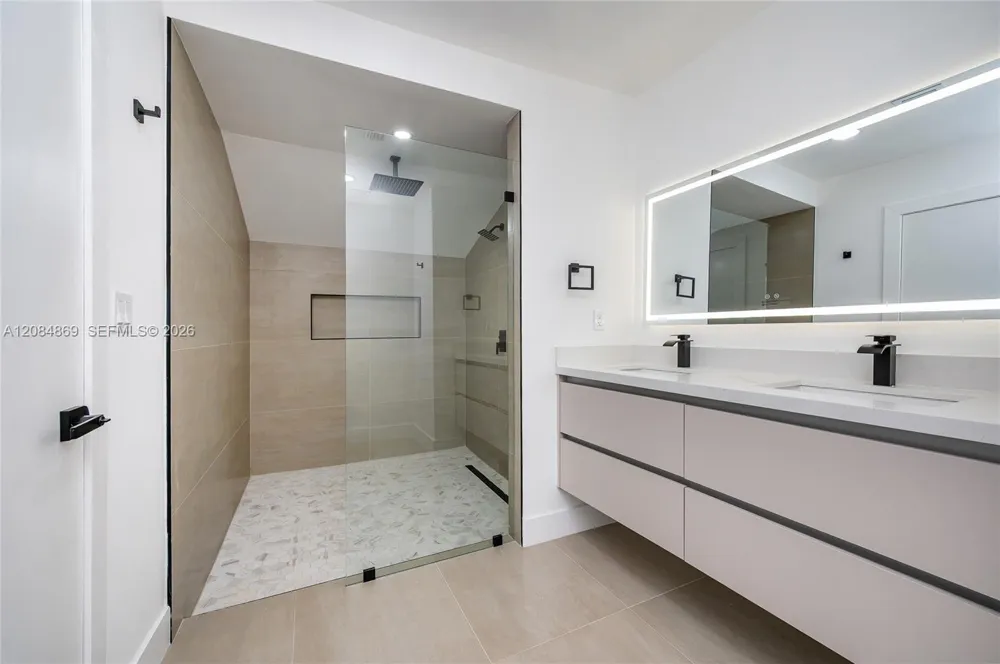 2228 SW 2nd St Miami, FL 33135