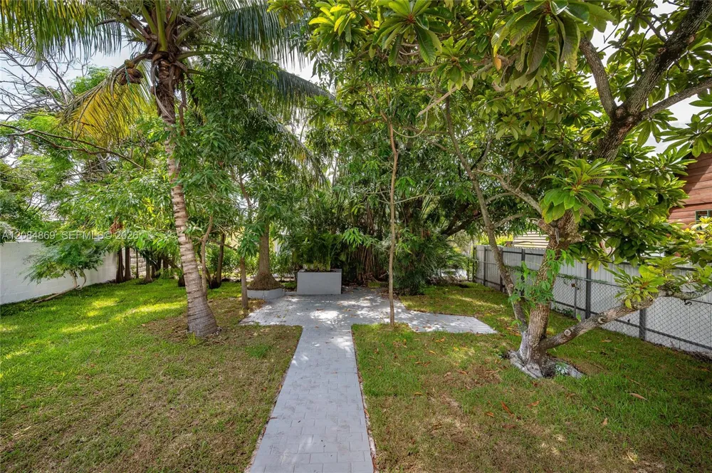 2228 SW 2nd St Miami, FL 33135