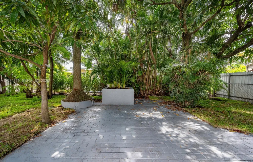 2228 SW 2nd St Miami, FL 33135