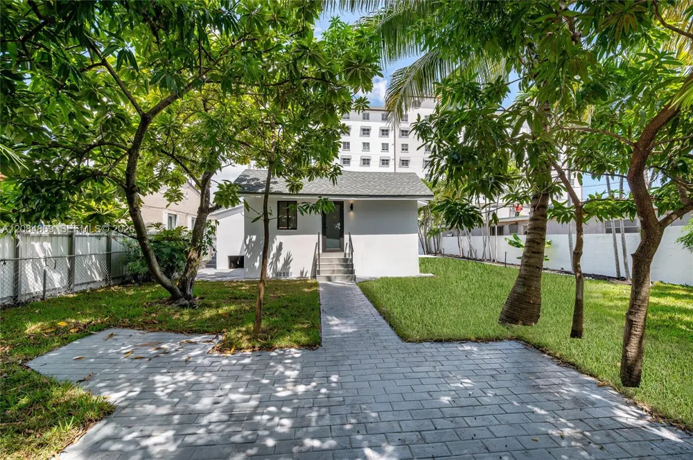 2228 SW 2nd St Miami, FL 33135