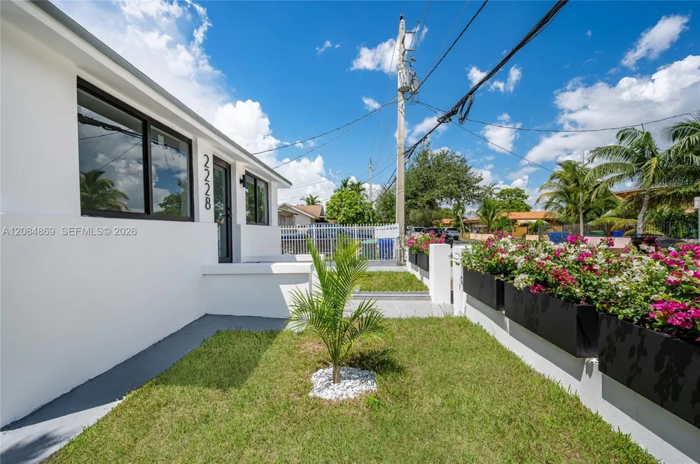 2228 SW 2nd St Miami, FL 33135