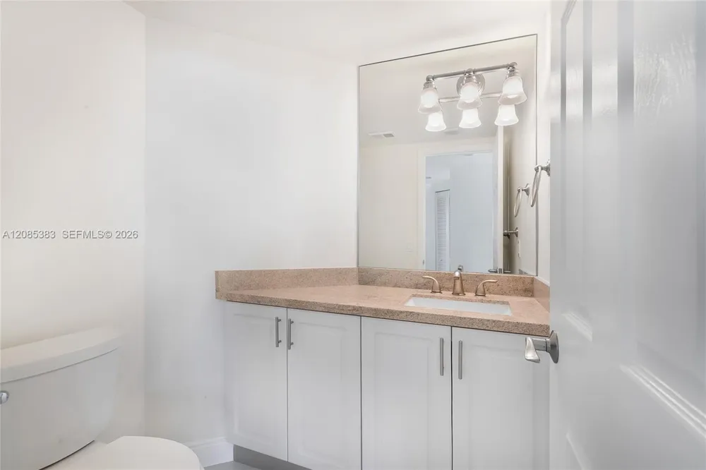 1000 W Island Blvd #1404 Aventura, FL 33160