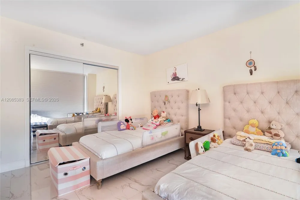 1000 W Island Blvd #1404 Aventura, FL 33160