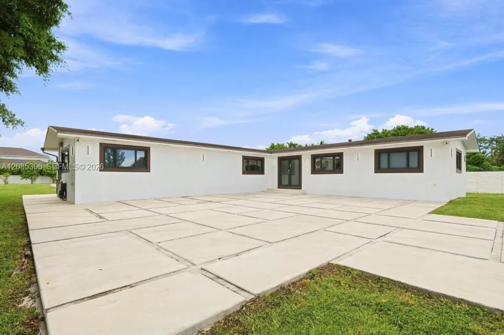 100 NW 120th Ave Miami, FL 33182