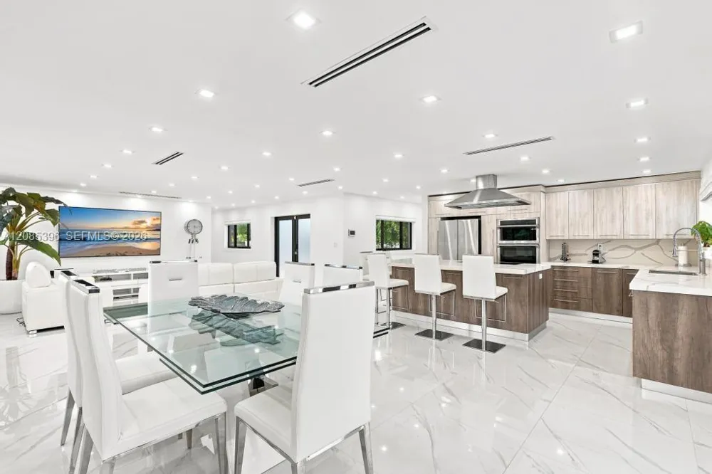 100 NW 120th Ave Miami, FL 33182