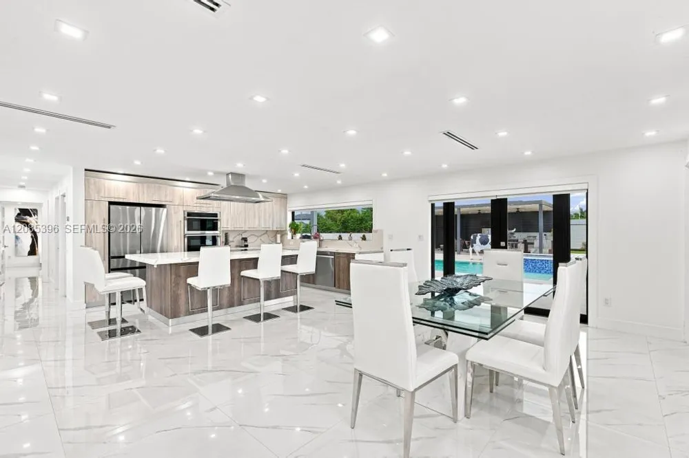 100 NW 120th Ave Miami, FL 33182