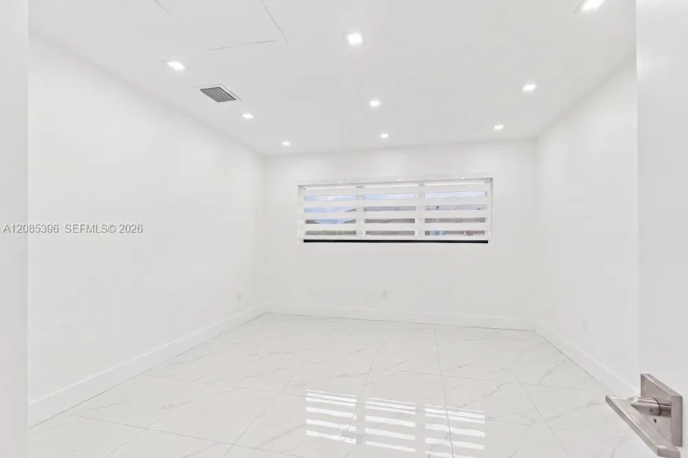 100 NW 120th Ave Miami, FL 33182