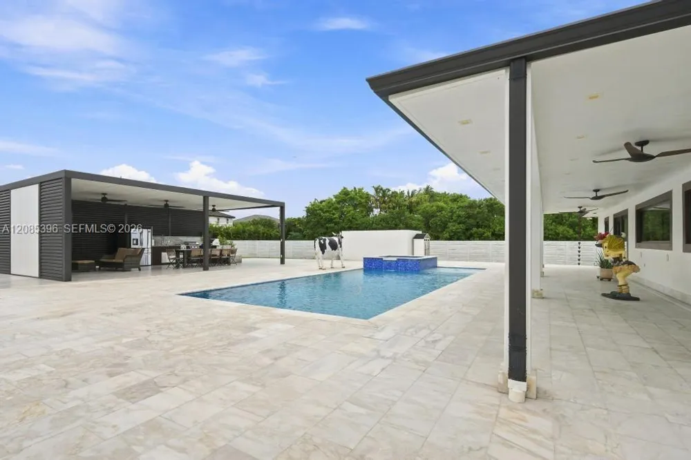 100 NW 120th Ave Miami, FL 33182
