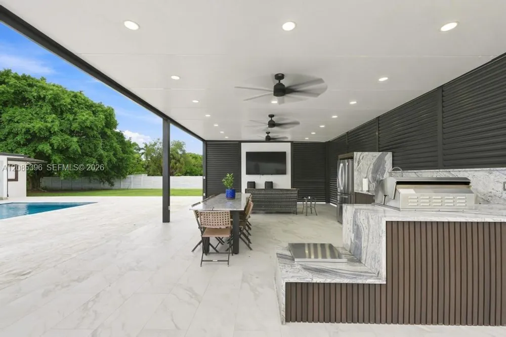100 NW 120th Ave Miami, FL 33182
