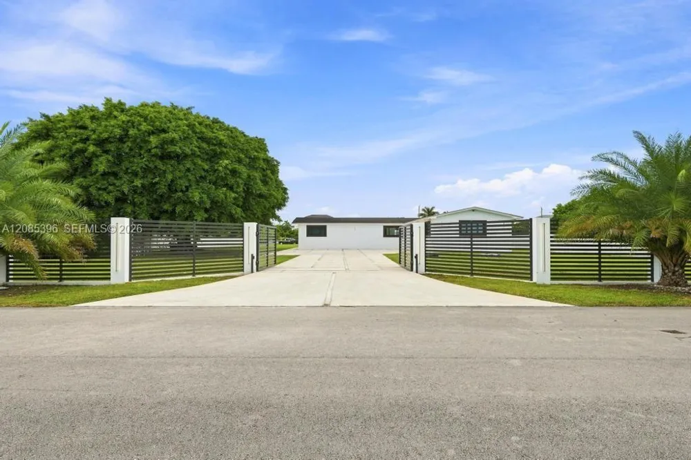 100 NW 120th Ave Miami, FL 33182
