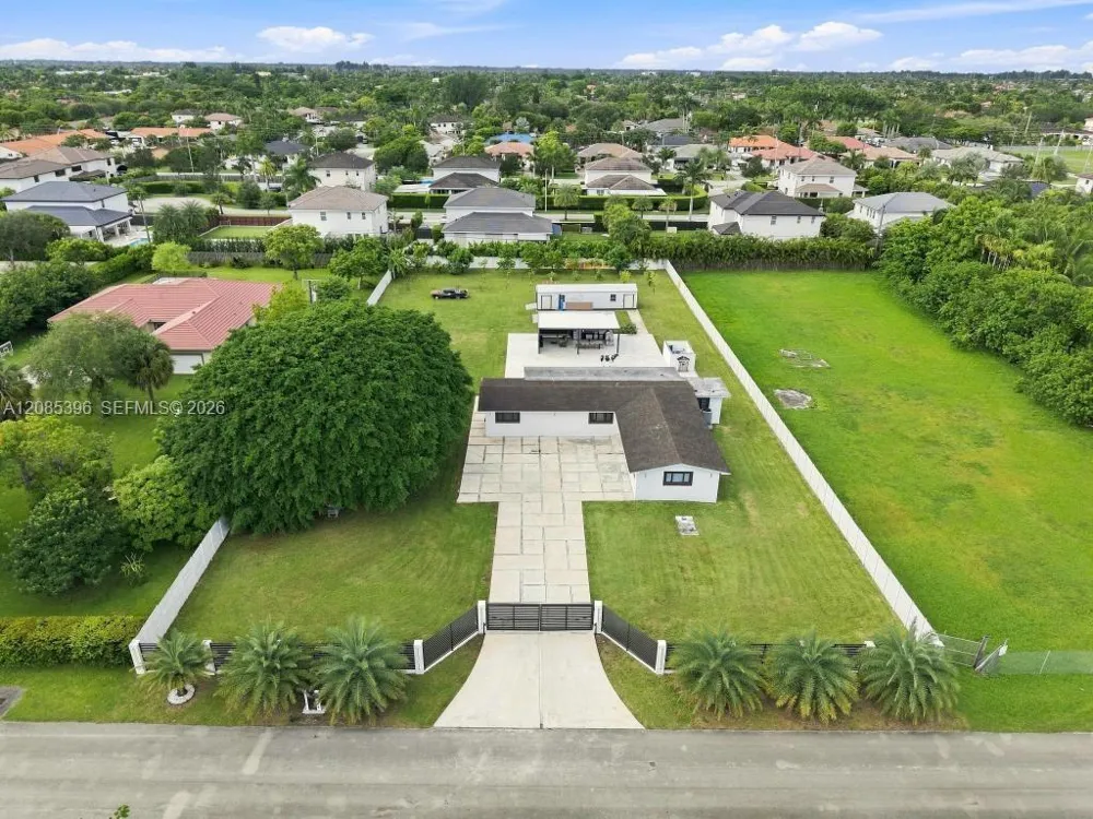 100 NW 120th Ave Miami, FL 33182