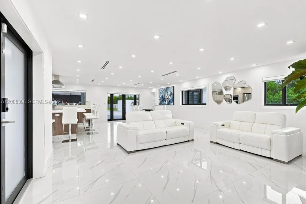 100 NW 120th Ave Miami, FL 33182