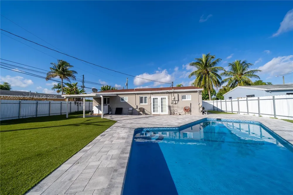 1650 SW 63rd Ter North Lauderdale, FL 33068