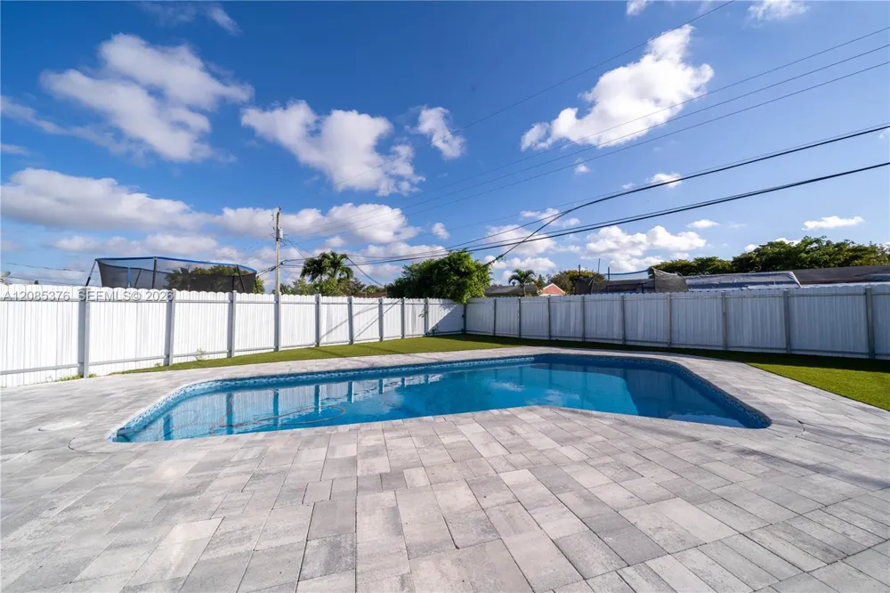1650 SW 63rd Ter North Lauderdale, FL 33068