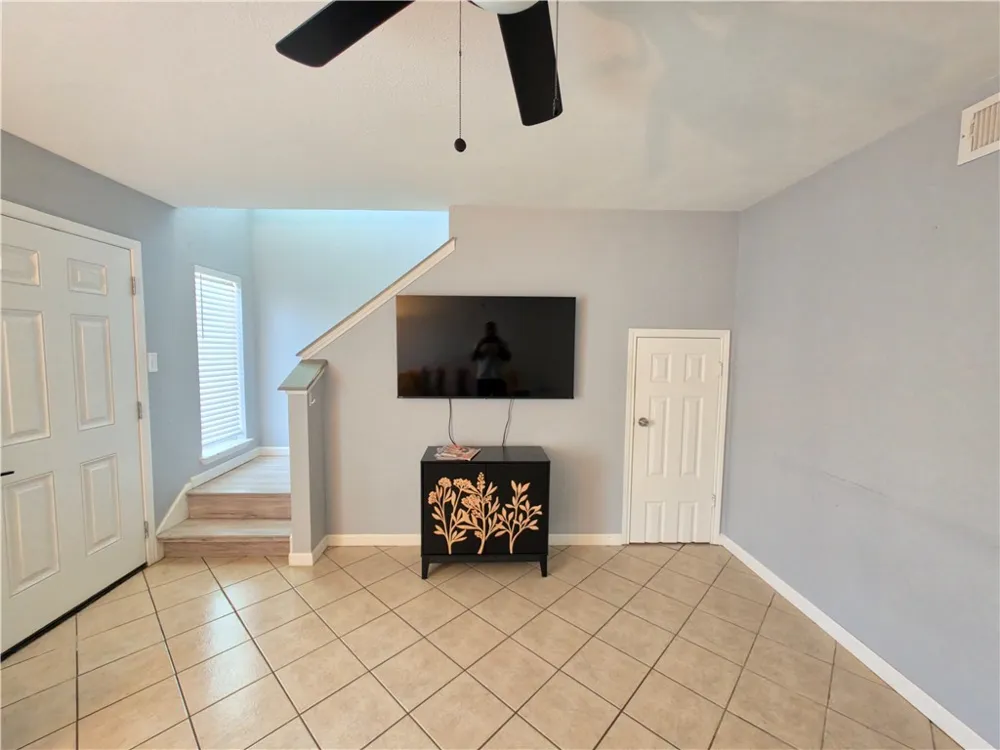 6702 Everhart #T102 Corpus Christi, TX 78413