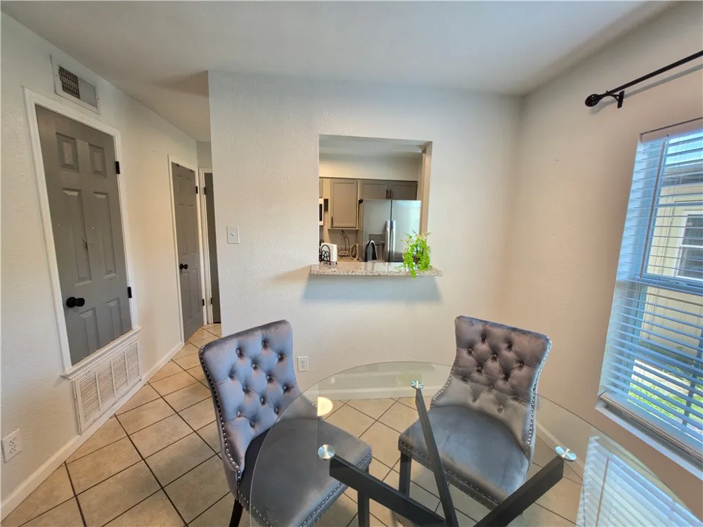 6702 Everhart #T102 Corpus Christi, TX 78413