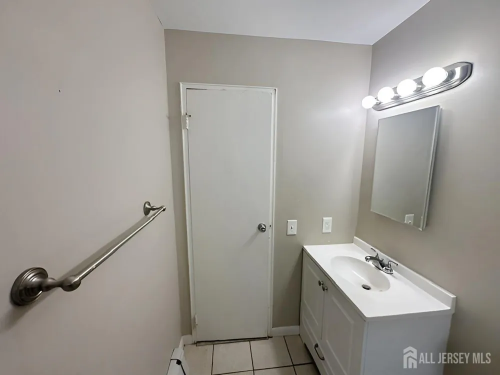 32 Deanna Drive #71 Hillsborough, NJ 08844