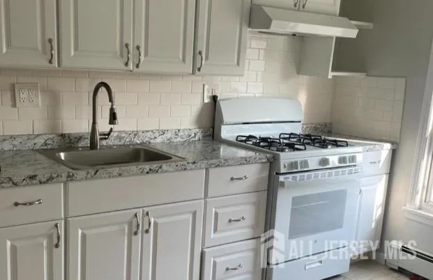 593 Penn Street Perth Amboy, NJ 08861