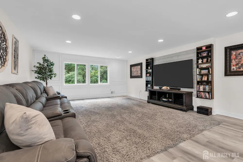 46 Shephard Drive Middletown, NJ 07748