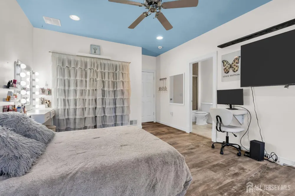 46 Shephard Drive Middletown, NJ 07748
