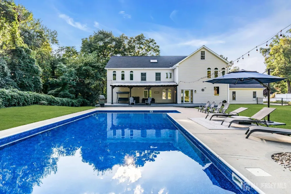 46 Shephard Drive Middletown, NJ 07748