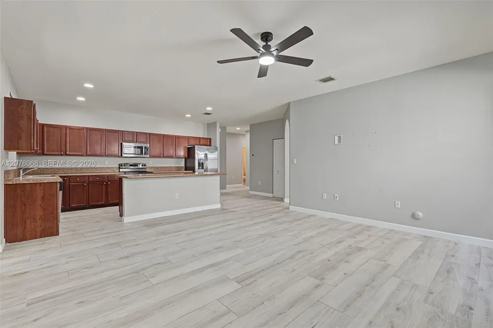 633 SE 35th Ter Homestead, FL 33033