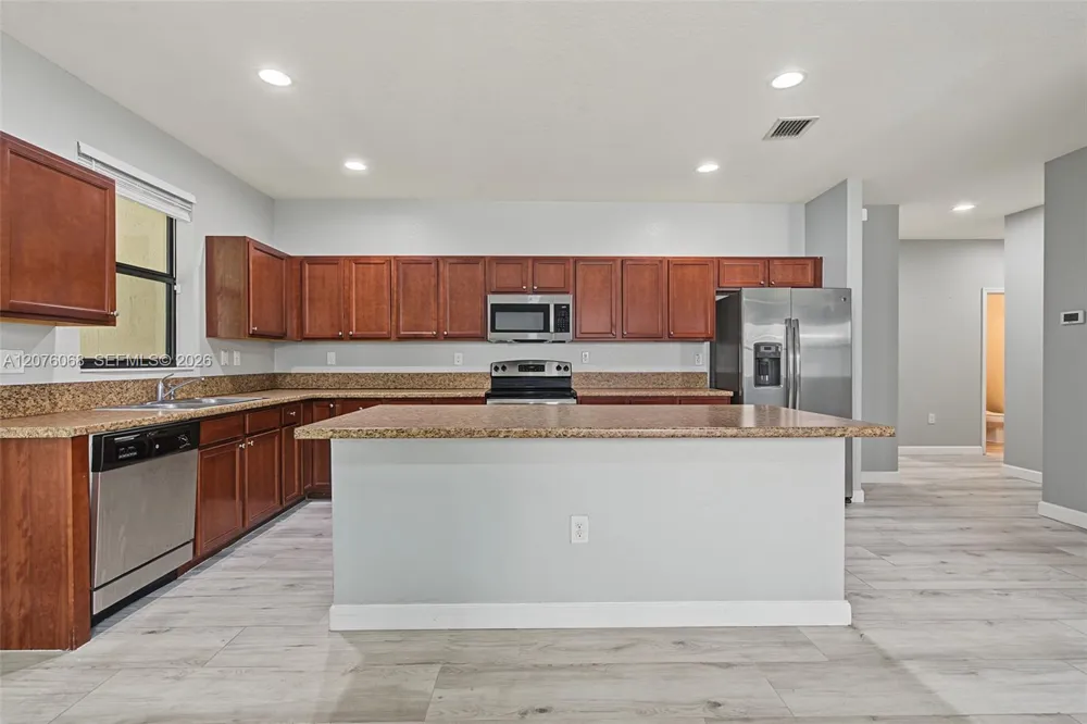 633 SE 35th Ter Homestead, FL 33033