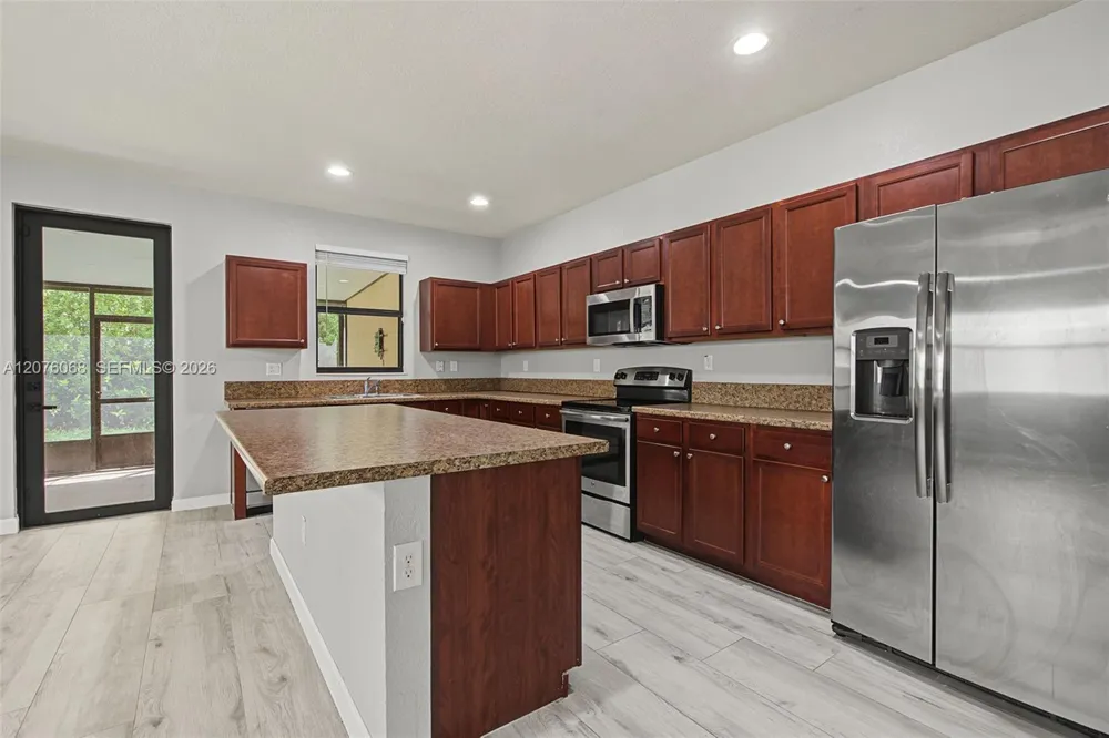 633 SE 35th Ter Homestead, FL 33033