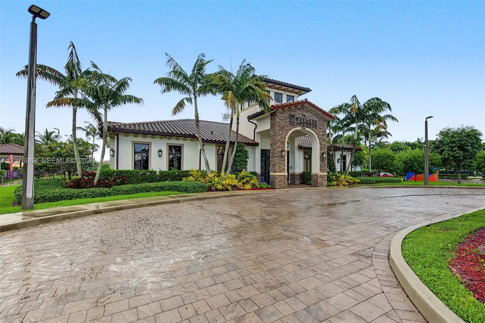 633 SE 35th Ter Homestead, FL 33033