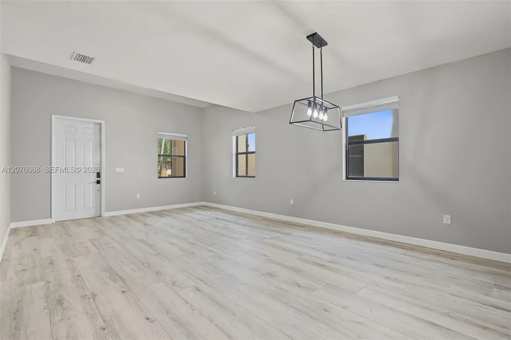 633 SE 35th Ter Homestead, FL 33033