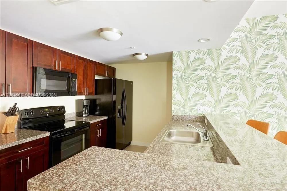568 NE 66th St #202 Miami, FL 33138