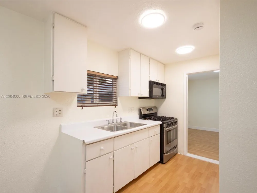 241 SW 3rd Ter Dania Beach, FL 33004