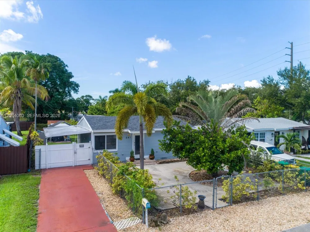 241 SW 3rd Ter Dania Beach, FL 33004