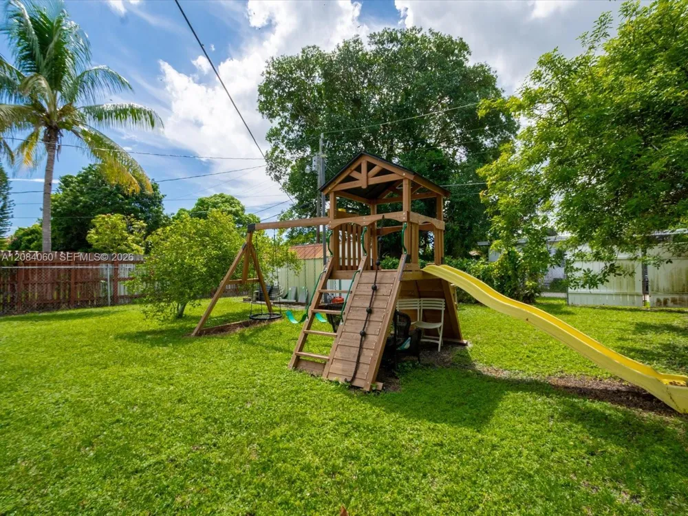 241 SW 3rd Ter Dania Beach, FL 33004