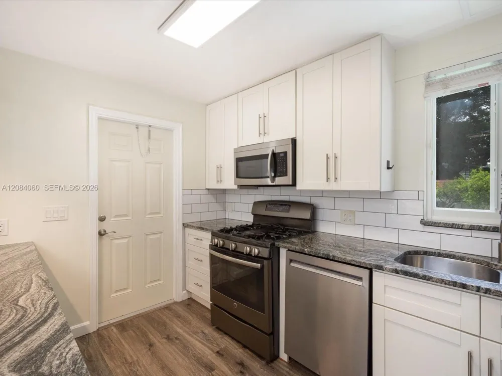 241 SW 3rd Ter Dania Beach, FL 33004