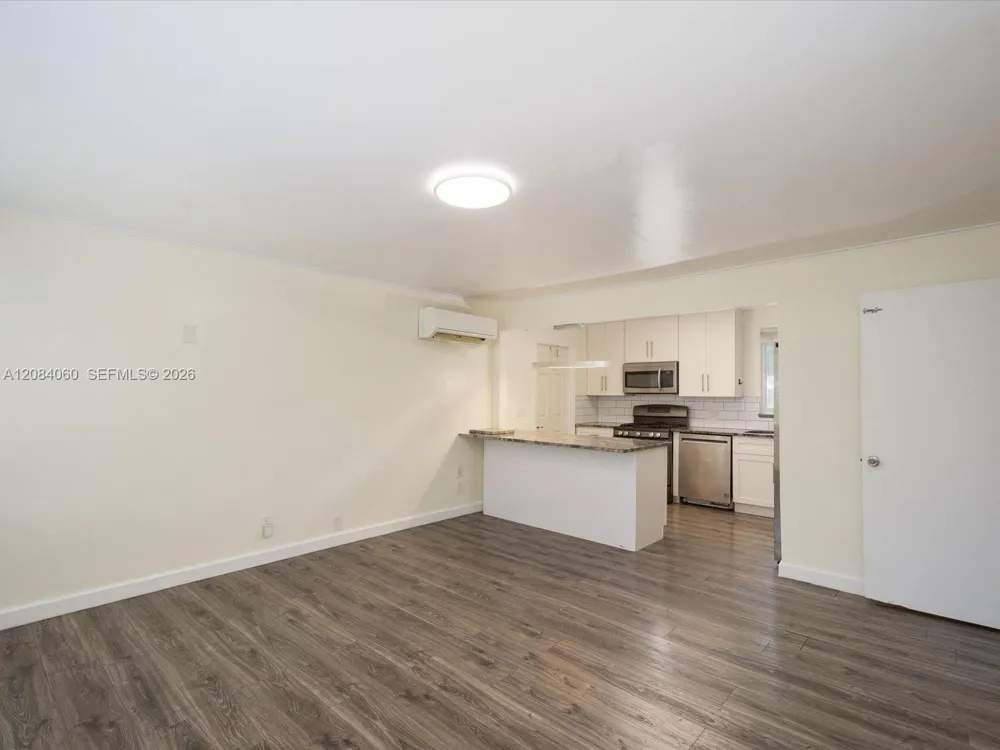 241 SW 3rd Ter Dania Beach, FL 33004
