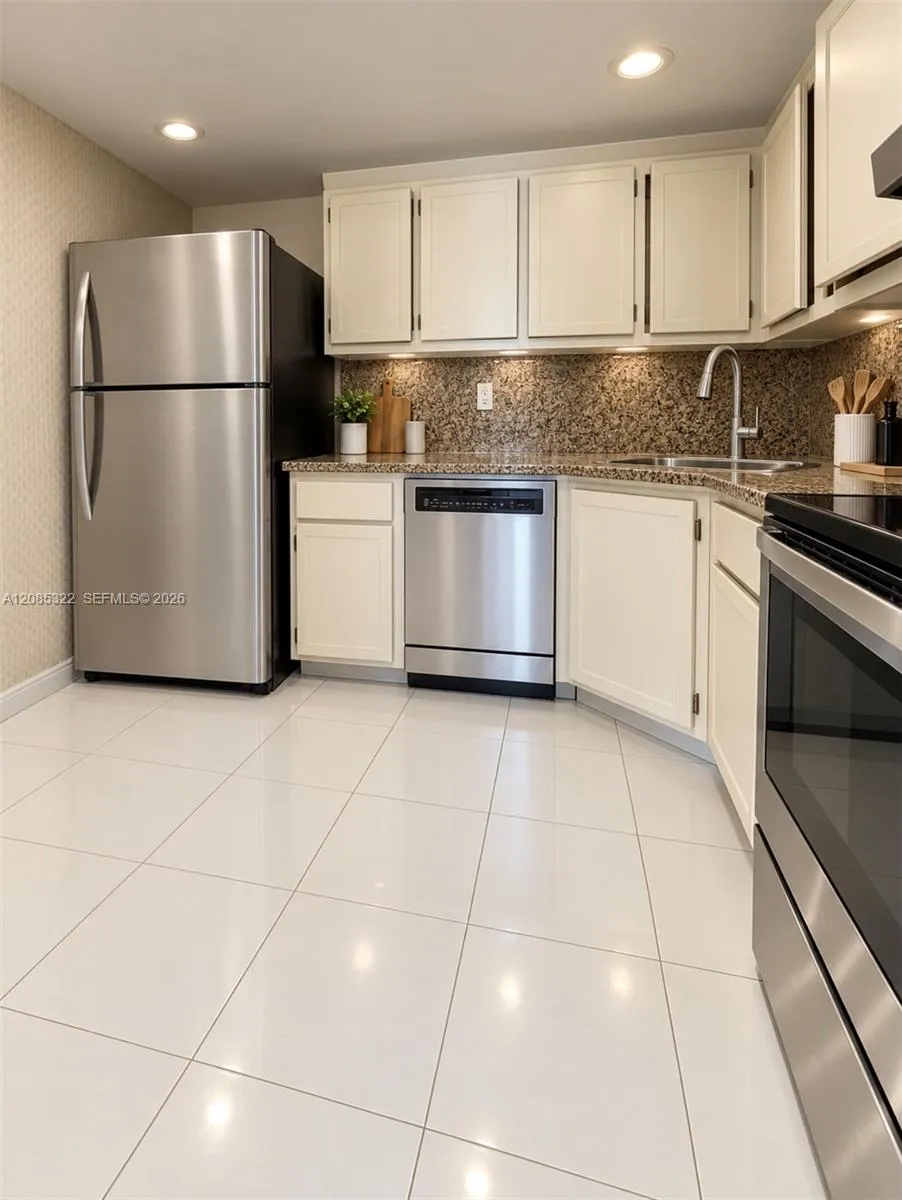 2750 NE 183rd St #601 Aventura, FL 33160