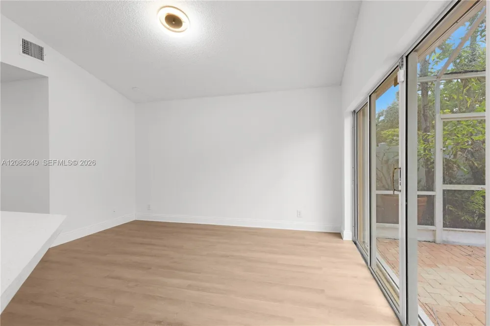 1525 Seabay Rd Weston, FL 33326