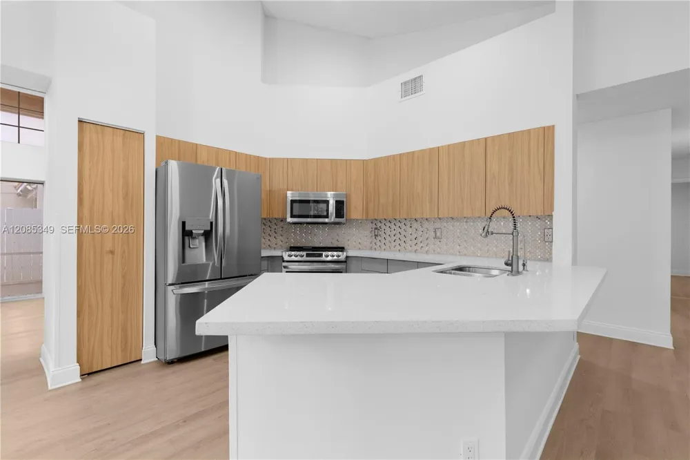 1525 Seabay Rd Weston, FL 33326