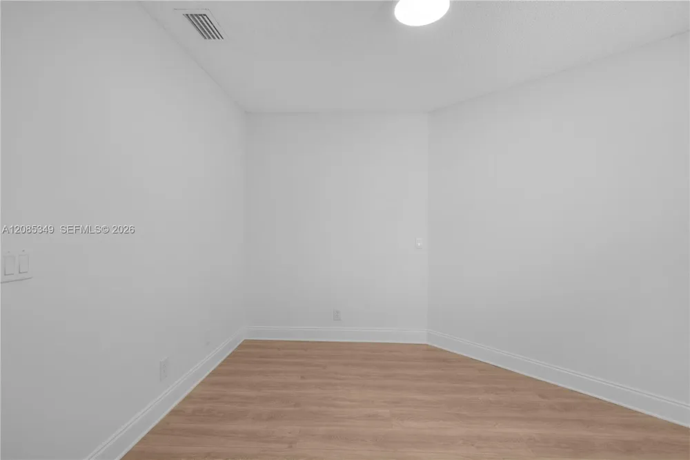1525 Seabay Rd Weston, FL 33326