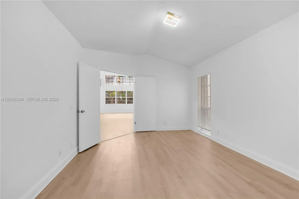 1525 Seabay Rd Weston, FL 33326