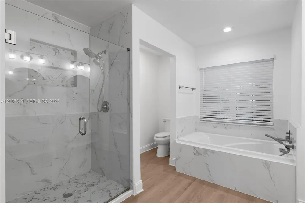1525 Seabay Rd Weston, FL 33326