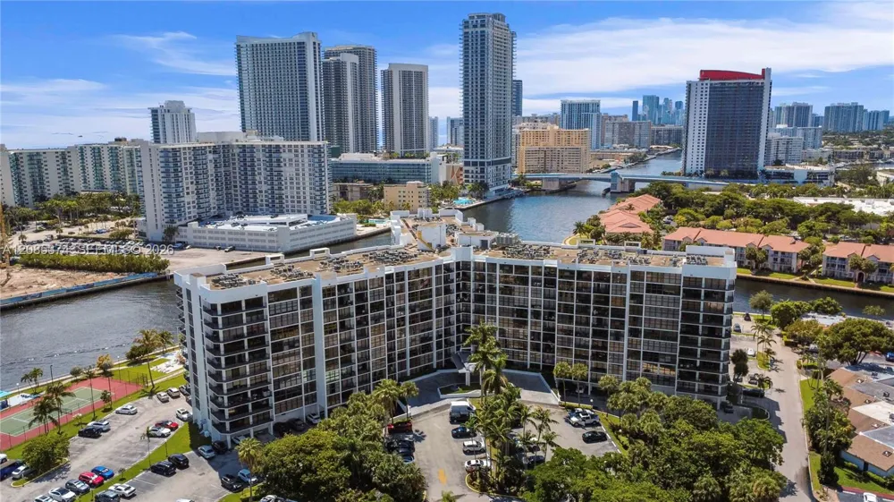 200 Leslie Dr #724 Hallandale Beach, FL 33009