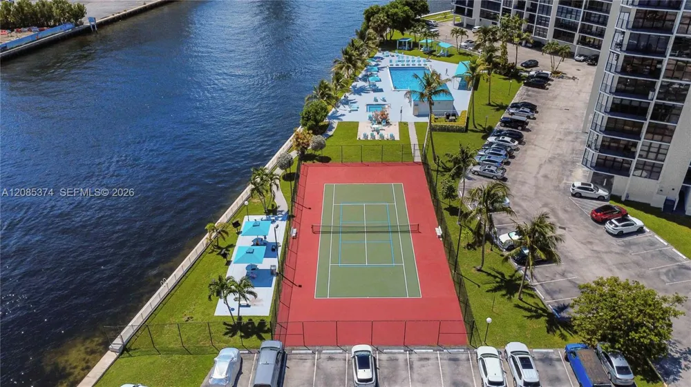 200 Leslie Dr #724 Hallandale Beach, FL 33009