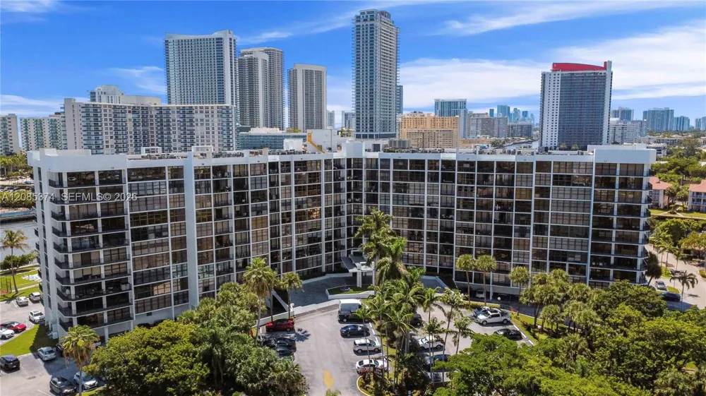 200 Leslie Dr #724 Hallandale Beach, FL 33009